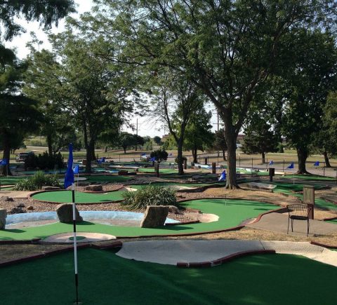 Smiley's Golf Complex Is A Haunted-Themed Mini-Golf Course In Kansas That's Tons Of Fun