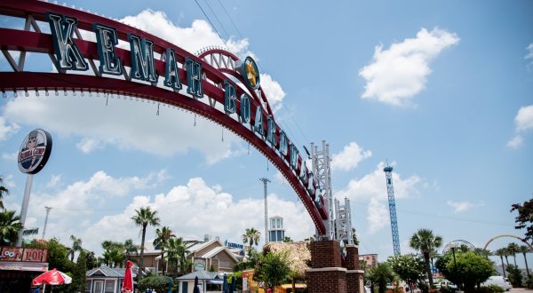 Just 30 Minutes From Houston, Kemah Is The Perfect Texas Day Trip Destination