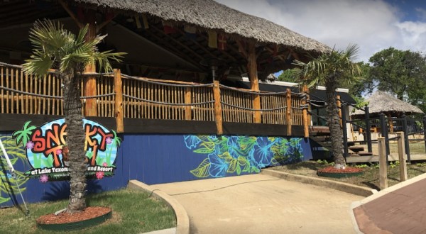 The Sneaky Tiki Restaurant & Brewery In Oklahoma Is A No-Fuss Hideaway With The Best Shrimp