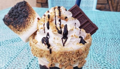 The Outrageous Milkshake Bar In Arkansas That’s Piled High With Goodness