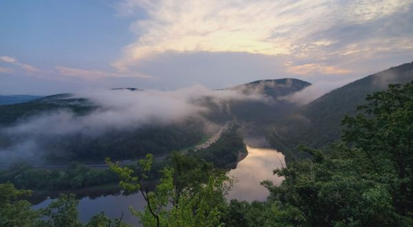 Take A Hike To A Pennsylvania Mountaintop That’s Like A Fairy Tale
