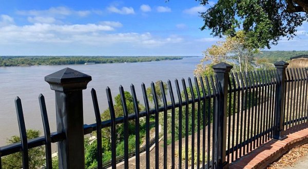 Follow The Mississippi River Along This Scenic Drive Through Mississippi