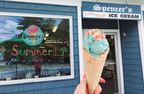 The Outrageous Dairy Bar In Maine That’s Piled High With Goodness