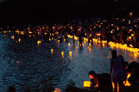 The Water Lantern Festival In Iowa That's A Night Of Pure Magic