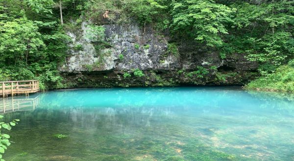 Everyone In Missouri Should Visit The Epic Blue Spring As Soon As Possible