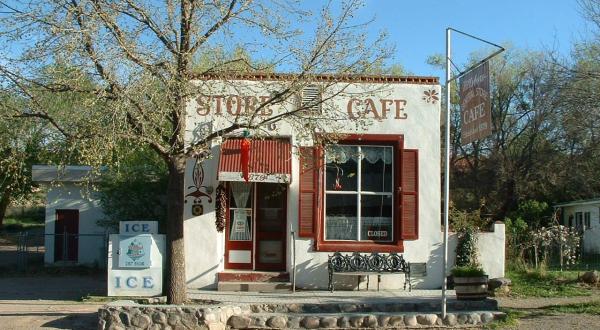 The Middle-Of-Nowhere General Store With Some Of The Best Food In New Mexico