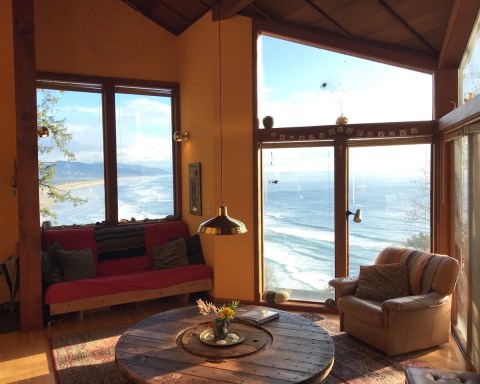 This Cabin On A Coastal Mountain In Oregon Is One Of The Coolest Places To Spend The Night