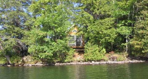 The Whole Family Will Love A Visit To This Adorable Lakeside Cabin In Maine