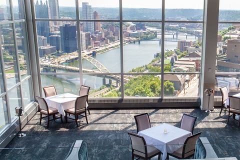 Overlook The Pittsburgh Skyline At This Exceptional Pennsylvania Restaurant