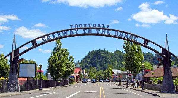 This Small Town In Oregon Is The Gateway To The Columbia River Gorge, And We Bet You’ve Never Visited