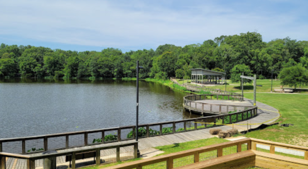 This Family-Friendly Park In Louisiana Has A Golf Course, Disc Golf, Hiking Trails, And More