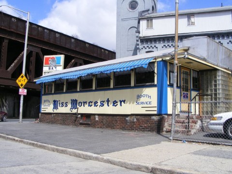 Blink And You'll Miss These 5 Tiny But Mighty Restaurants Hiding In Massachusetts