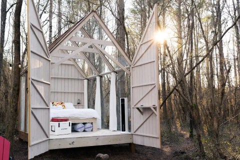This Glass Tiny House In Georgia Is One Of The Coolest Places To Spend The Night