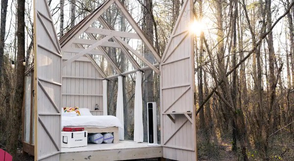 This Glass Tiny House In Georgia Is One Of The Coolest Places To Spend The Night