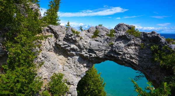 Arch Rock Trail In Michigan Is Full Of Awe-Inspiring Rock Formations
