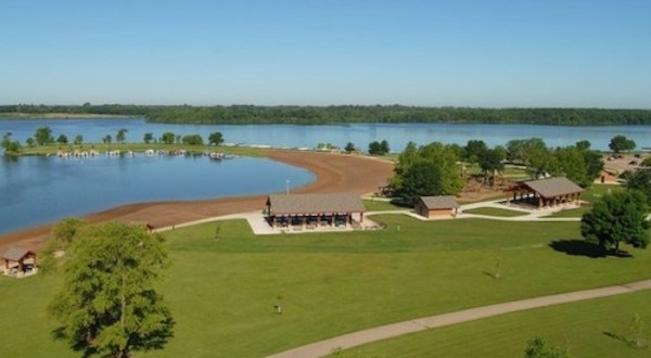 This Family-Friendly Park In Iowa Has A Playground, Beach, Hiking Trails, And More