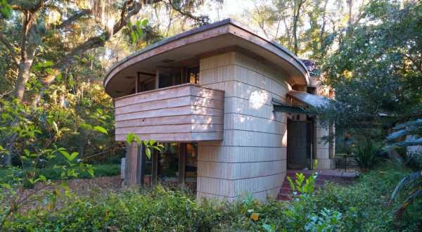 Spring House, Florida’s Only Frank Lloyd Wright-Designed Private Home Is A True Feat Of Engineering
