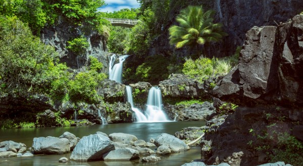 This Tiered Waterfall And Swimming Hole In Hawaii Must Be On Your Summer Bucket List