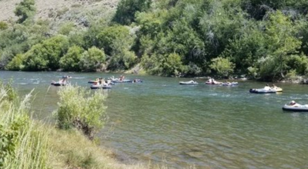 The Longest Float Trip In Nevada Will Bring Your Summer Tubing Dreams To Life