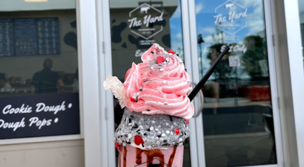 The Outrageous Milkshake Bar In Virginia That’s Piled High With Goodness