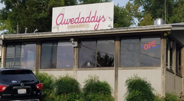 For Some Of The Most Scenic Waterfront Dining In Nashville, Head To Awedaddys Bar & Grill