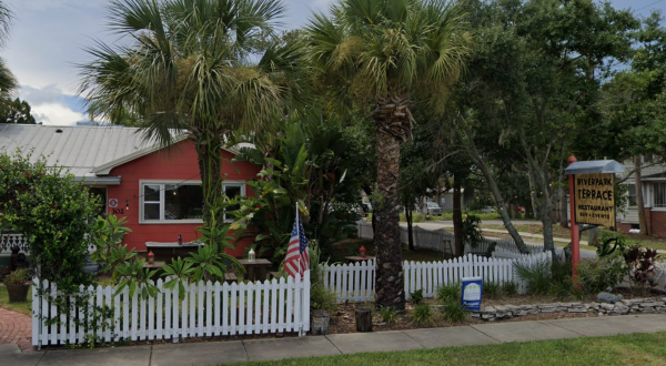 This Cozy Cottage In Florida Is Actually A Tucked-Away Restaurant