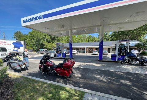 With Barbecue & Homemade Pie, The Coolest Gas Station In The World Is Right Here In Florida