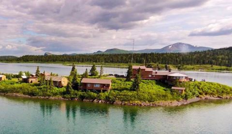 There's A Breathtaking Lodge Tucked Away Inside Of This Alaska State Park
