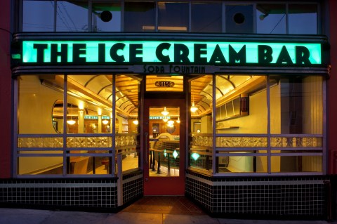 The Ice Cream Bar In Northern California That's So Worth Waiting In Line For
