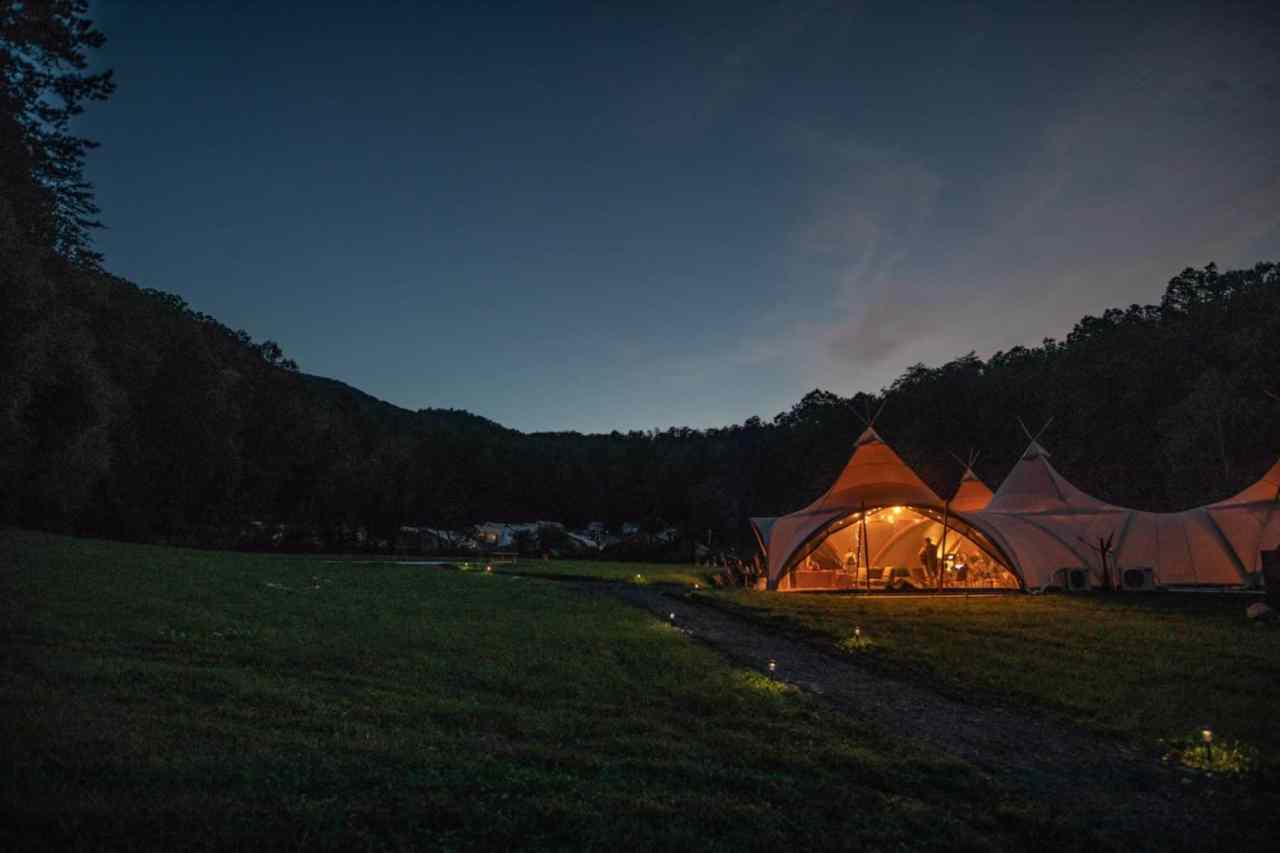 You'll Be In Awe Of These 21 Amazing Campsites For Next-Level Getaways In The U.S.