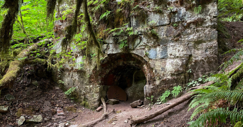The Creepiest Hike In Washington Takes You Through The Ruins Of A Lime Kiln