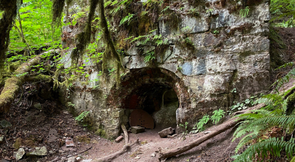 The Creepiest Hike In Washington Takes You Through The Ruins Of A Lime Kiln