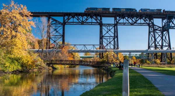 With Historic Elements And Bridges, The Little-Known CanalWay Center Loop In Cleveland Is Unexpectedly Magical