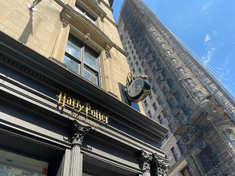 There Is A Place In New York That Serves Butterbeer… And You Will Want To Visit