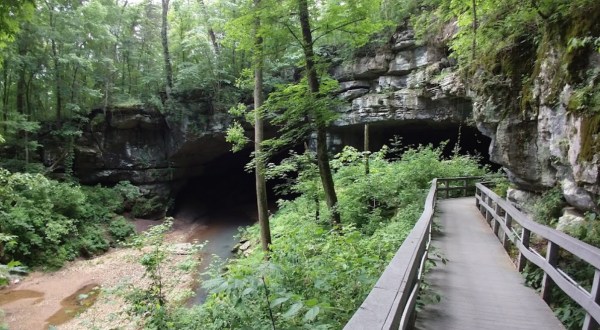 Hike To This Ancient Cave In Alabama For An Out-Of-This-World Experience