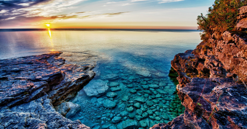 10 Gorgeous Sapphire Lakes Around The U.S. That Almost Look Unreal