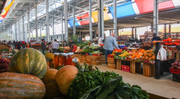 Open Year-Round, Houston’s Oldest And Largest Farmers Market Is The Perfect Texas Day Trip Destination