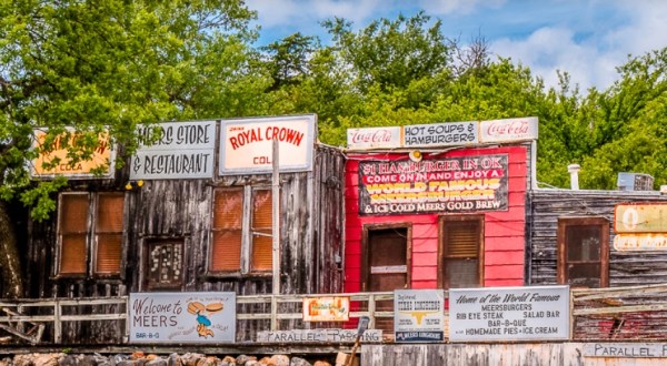 The Middle-Of-Nowhere General Store With Some Of The Best Burgers In Oklahoma