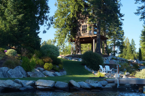 This 3-Story Treehouse On Lake Pend Oreille In Idaho Is One Of The Coolest Places To Spend The Night