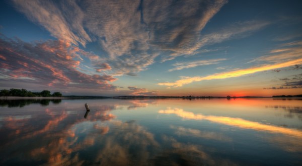 These 12 Gorgeous Lakes In Nebraska Are Demanding Your Attention