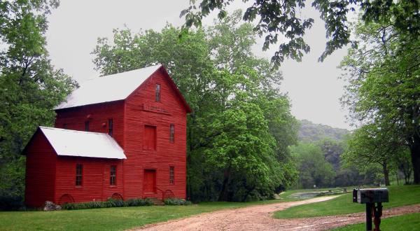 Most People Don’t Know There’s An Old Mill Hiding Deep In Missouri’s Hills