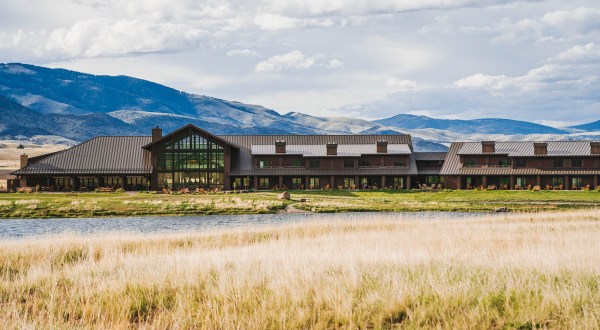 Montana’s Most Beautiful Riverfront Lodge Is The Perfect Place For A Relaxing Getaway