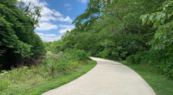 Take A Paved Loop Trail Around This Louisiana Creek For A Peaceful Adventure