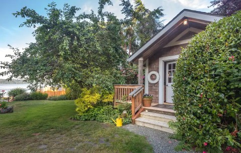 3 Waterfront Cottages To Stay In For A Picture Perfect Puget Sound Getaway In Washington