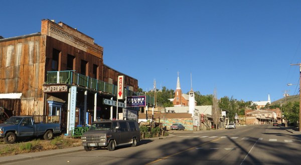 Few People Know This Charming Small Nevada Town In The Middle Of The Loneliest Road In America