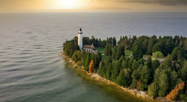 You Can Kayak To The Cana Island Lighthouse For A Magical Wisconsin Adventure