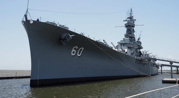 You Can See A Battleship, A Submarine, And A Secret Spy Plane At This Floating Park In Mobile, Alabama