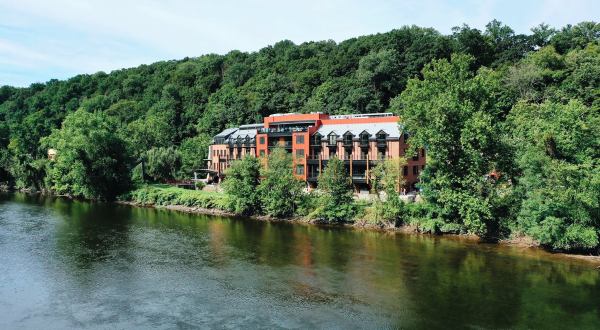 Pennsylvania’s Most Beautiful Riverfront Resort Is The Perfect Place For A Relaxing Getaway