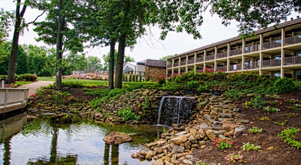 Indiana’s Most Beautiful Lakeside Resort Is The Perfect Place For A Relaxing Getaway