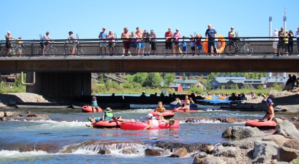 The Longest Float Trip In Oregon Will Bring Your Summer Tubing Dreams To Life